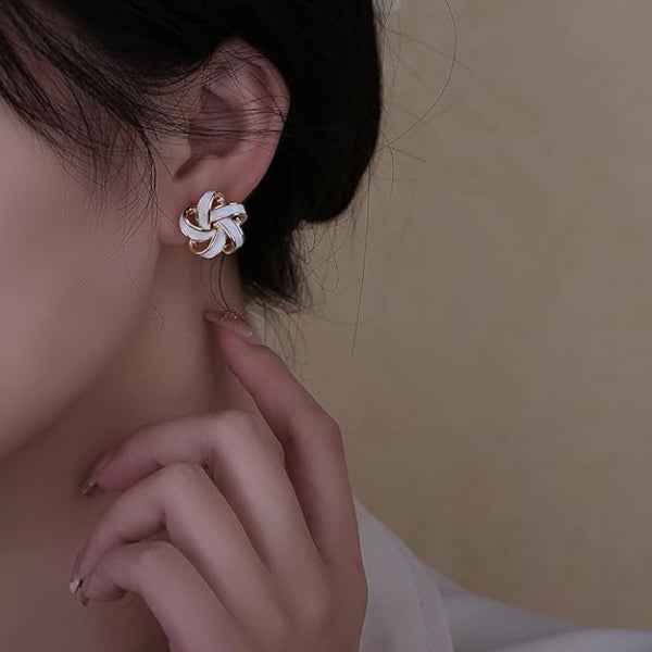 Interlocking Gold Hoop Earrings - Chunky Croissant Style Jewelry