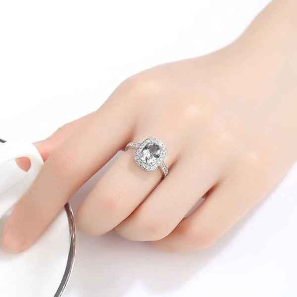 Bold Adjustable Crystal Ring - Radiant Halo Statement Finger Ring