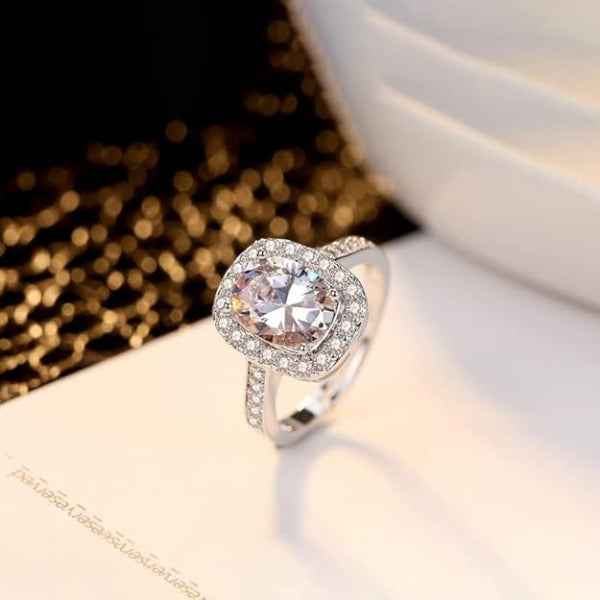 Bold Adjustable Crystal Ring - Radiant Halo Statement Finger Ring