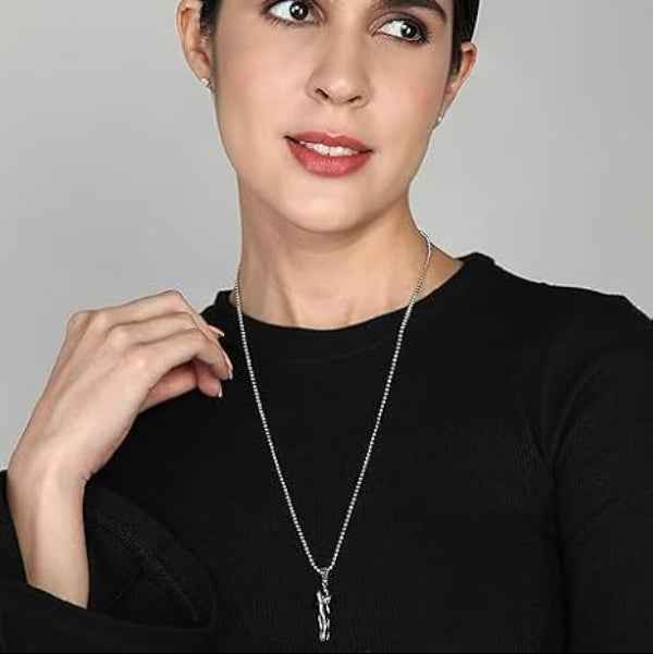 Couples Hug Necklace: Matching Pendant for Soulmates & Best Friends