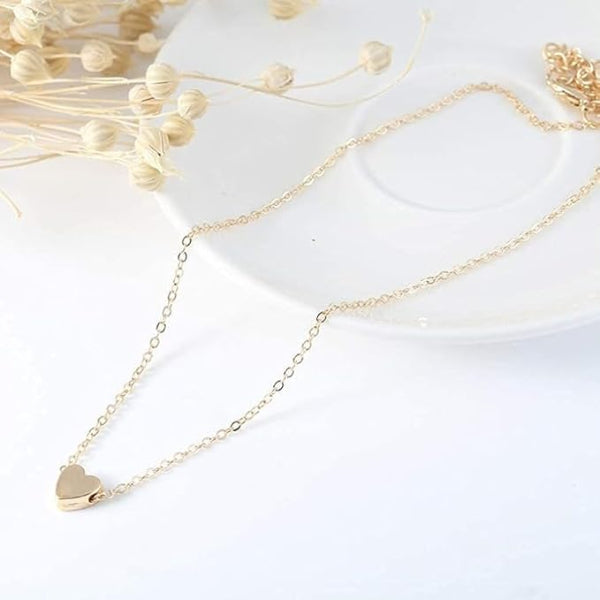 Dainty Gold Heart Necklace | Minimalist Jewelry | Small Pendant Charm - LA Miraya