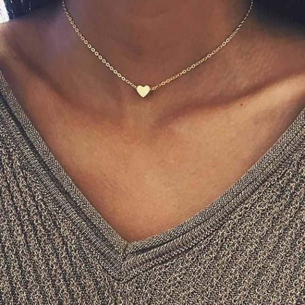 Dainty Gold Heart Necklace | Minimalist Jewelry | Small Pendant Charm - LA Miraya