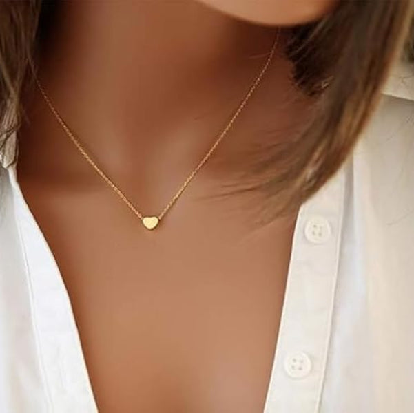 Dainty Gold Heart Necklace | Minimalist Jewelry | Small Pendant Charm - LA Miraya