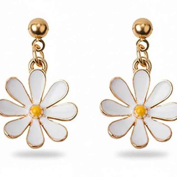Daisy Flower Drop Earrings | 14k Gold Plated Floral Fashion Jewelry