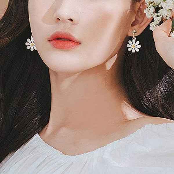 Daisy Flower Drop Earrings | 14k Gold Plated Floral Fashion Jewelry