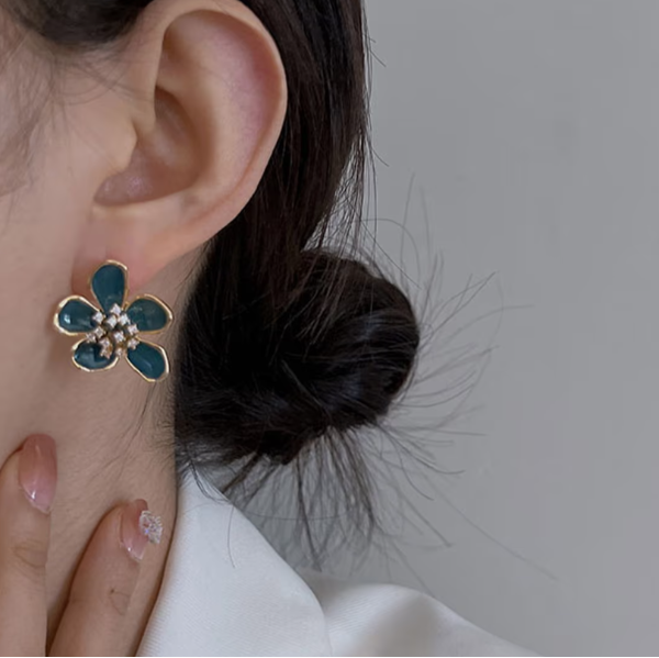 Luxurious Emerald Floral Stud Earrings | Premium Designer Jewelry - LA Miraya