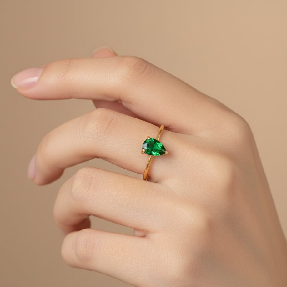 Emerald Teardrop Ring - Elegant Pear Cut Green Stone Adjustable Band