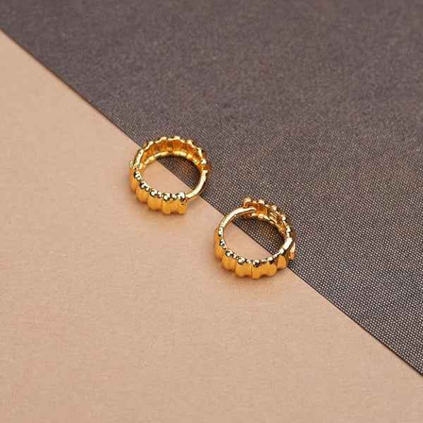 Gold Croissant Hoops | 14k Gold Chunky Huggie Earrings | Ribbed Hoops