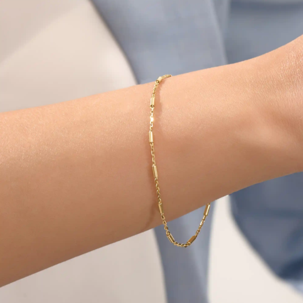 Radiant Gold Cylinder Link Bracelet | Sophisticated Bar Chain Jewelry