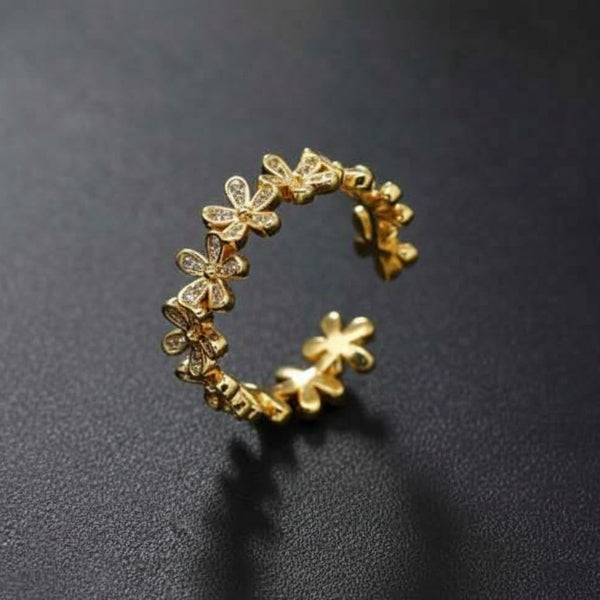 Stunning Gold Daisy Ring - A Floral Statement Sparkling Flower Band