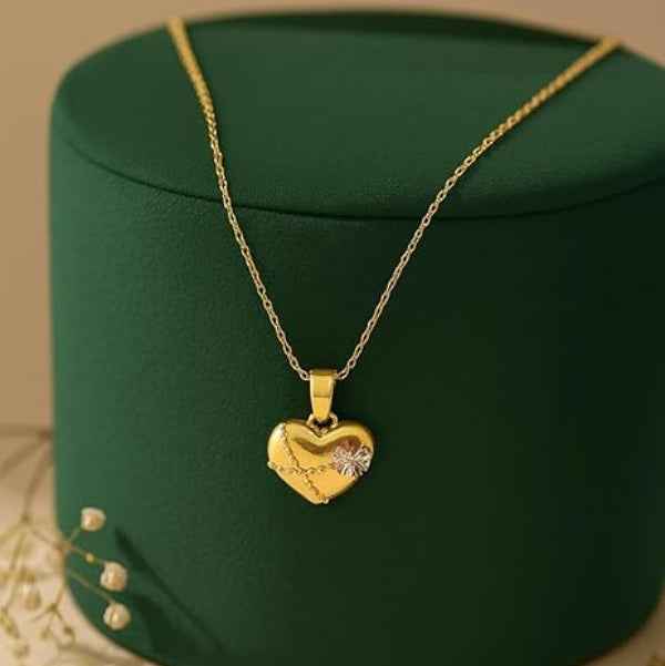 Gold Heart Flower Necklace – Dainty Crystal Daisy Pendant Jewelry