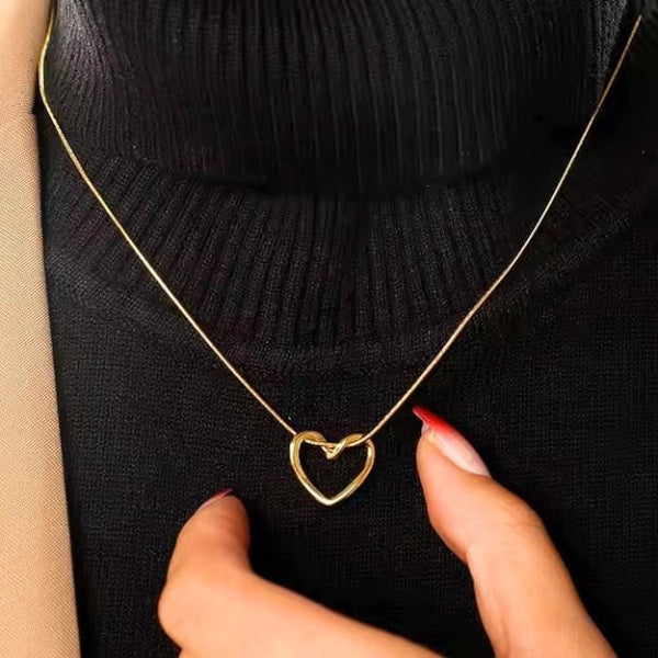 Modern Gold Open Heart Necklace | Sleek Snake Chain Design - LA Miraya