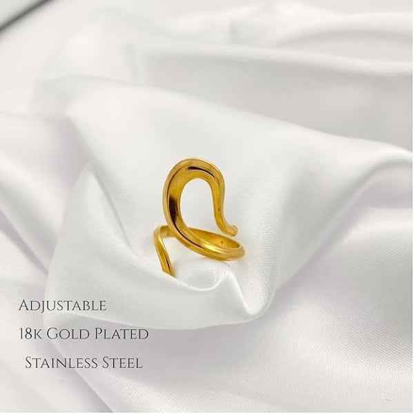 Gold Swirl Ring: Adjustable Wave Band for Chic Statement Jewelry