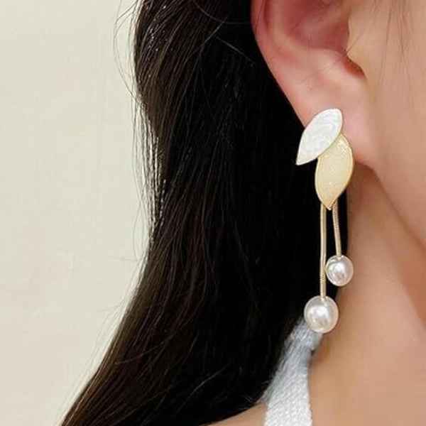 Graceful Pearl Drop Earrings: Gold Leaf Tassel Dangle Jewelry