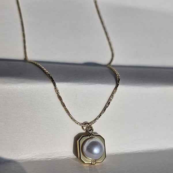 Minimalist Gold Pearl Lariat | Luminous Fluid Y-Necklace Jewelry