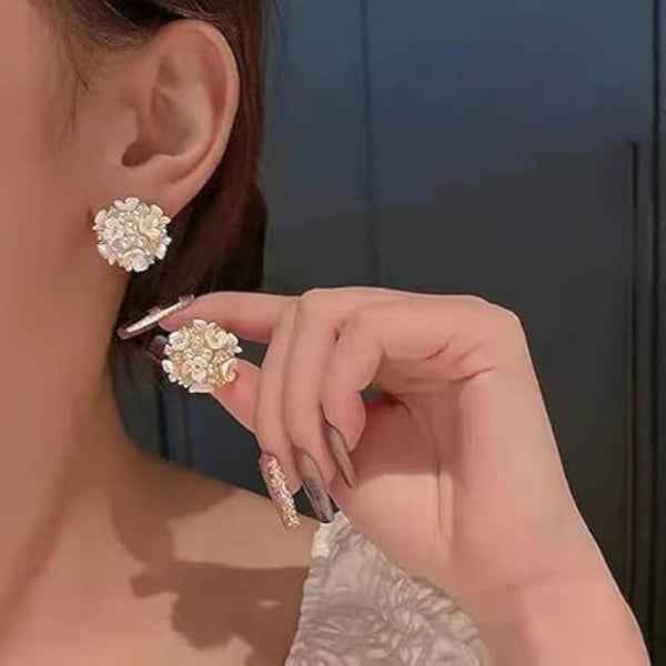 Luxe Pearl Earrings | Flower Cluster Statement Studs
