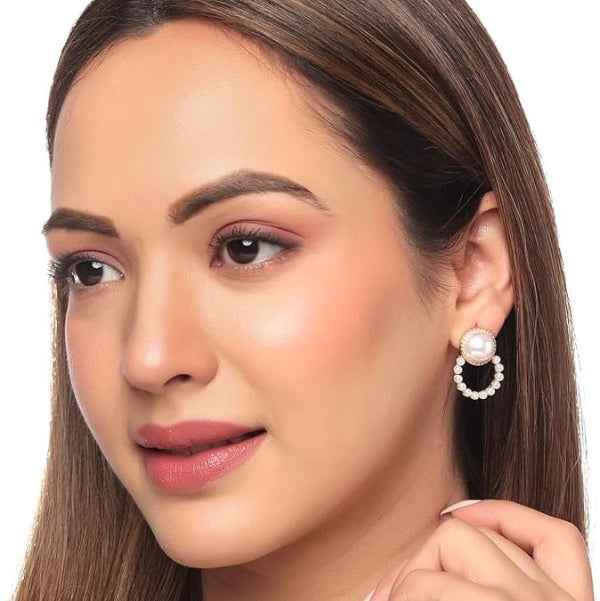 Elegant Pearl Stud Earrings with Gold Circle Dangle Design