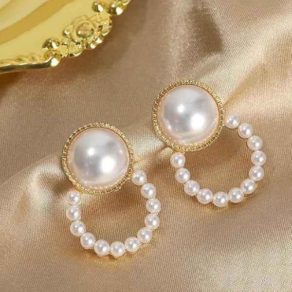 Elegant Pearl Stud Earrings with Gold Circle Dangle Design