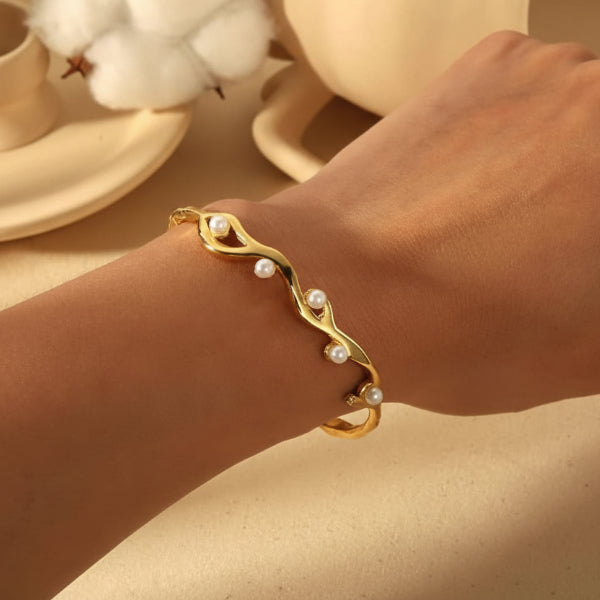 Chic Rose Gold Geometric Bangle | Modern Layered Statement Jewelry