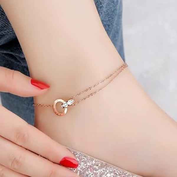Stunning Rose Gold Interlocking Ring Bracelet | Chic Roman Jewelry