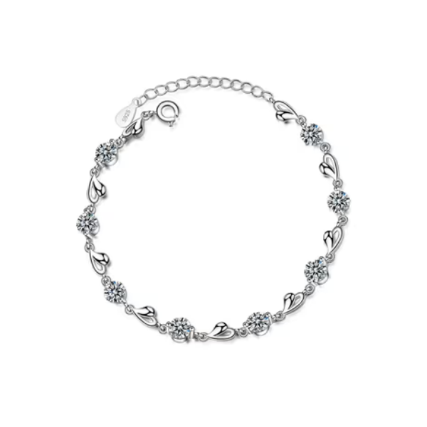 Stunning Silver Bracelet with Heart Link & Chic Cubic Zirconia
