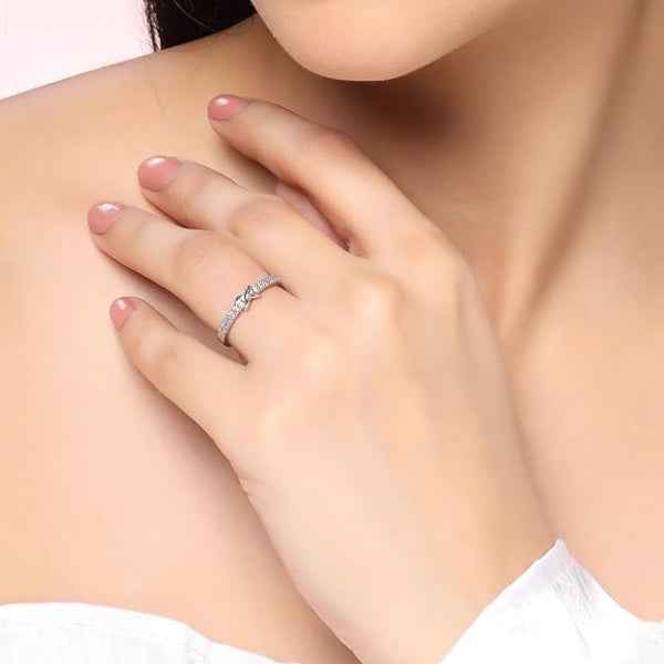 Bold Silver Criss Cross Ring - Radiant Sparkling Statement Finger Ring