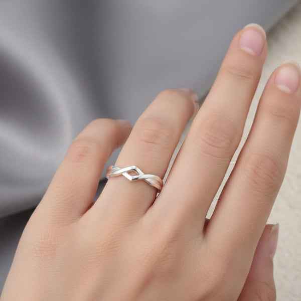 Silver Twisted Band - Shimmering High-Shine Adjustable Promise Ring