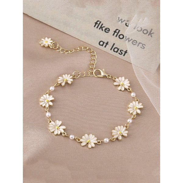 Exquisite White Daisy Pearl Bracelet | Chic Floral Gold Plated Jewelry