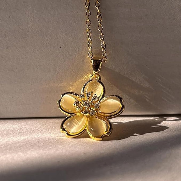 Dainty Yellow Flower Pendant Gold Necklace | Chic & Sparkling - LA Miraya